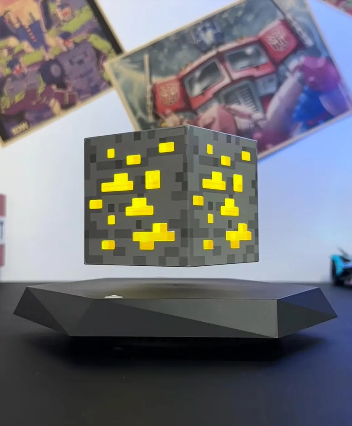 Levitating Minecraft Lamp